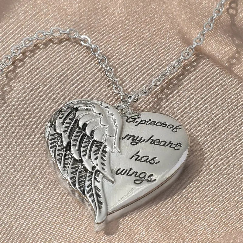 Charm Women Keychain Feather Heart Letter Heart Necklace Women's Fine Jewelry 2023 New In